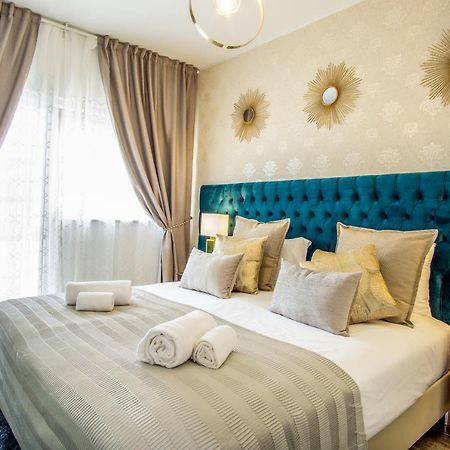 Gaze Out At The City In A Retro-Chic Getaway Lisboa Extérieur photo