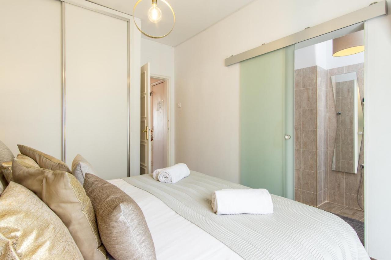 Gaze Out At The City In A Retro-Chic Getaway Lisboa Extérieur photo