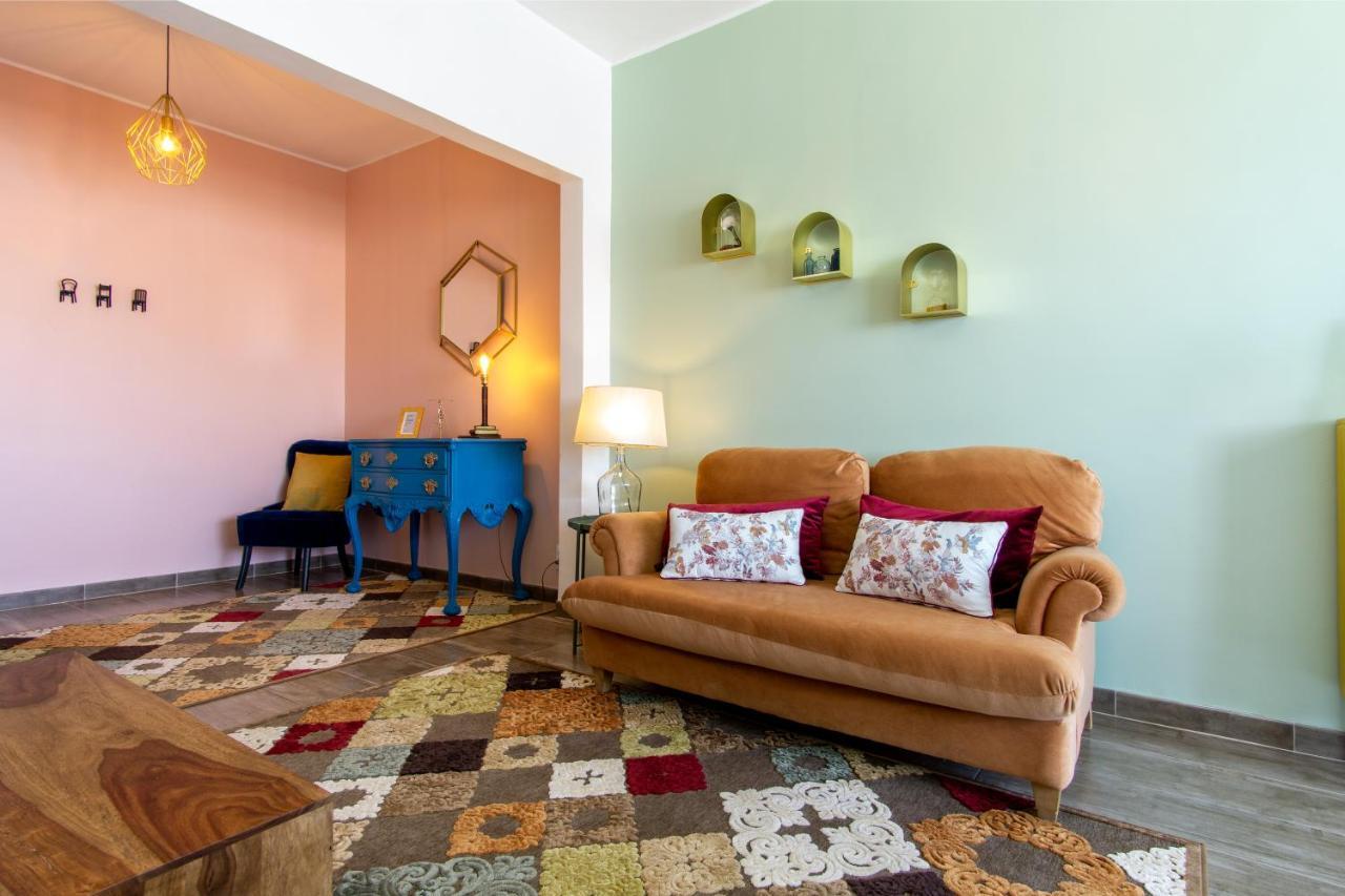 Gaze Out At The City In A Retro-Chic Getaway Lisboa Extérieur photo